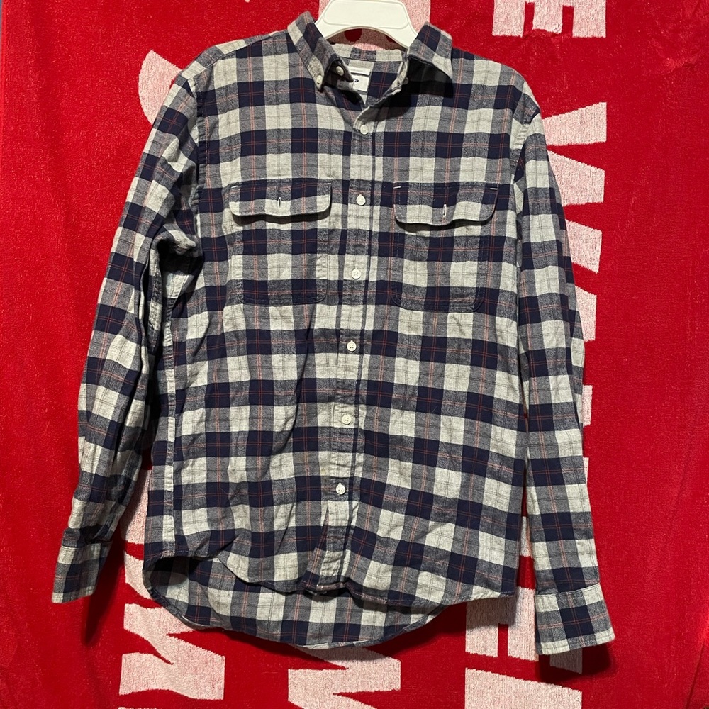 Old Navy Flannel Shirt 
Size L
